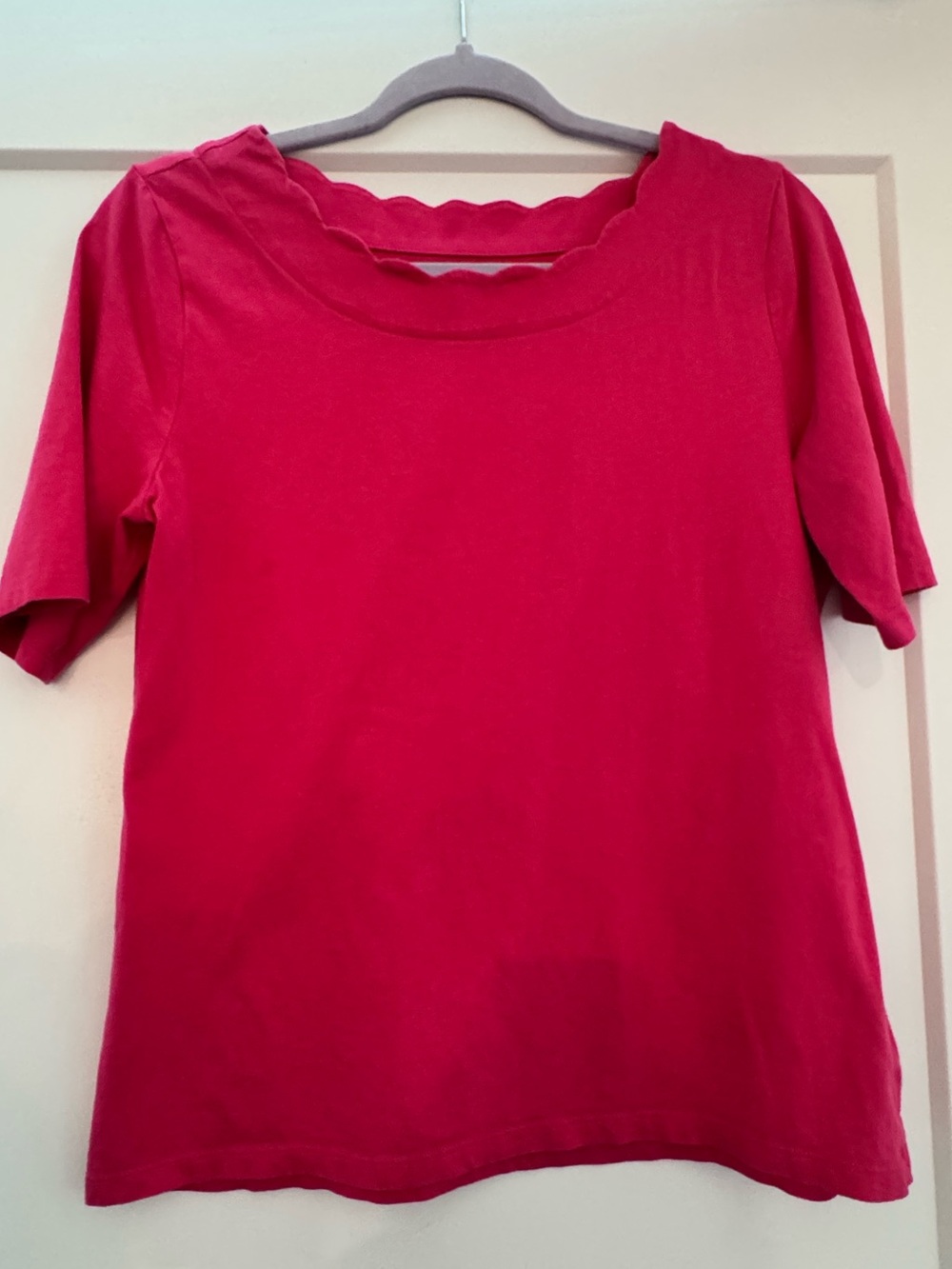 Women’s Scalloped Neck Short Sleeve Top - Pink